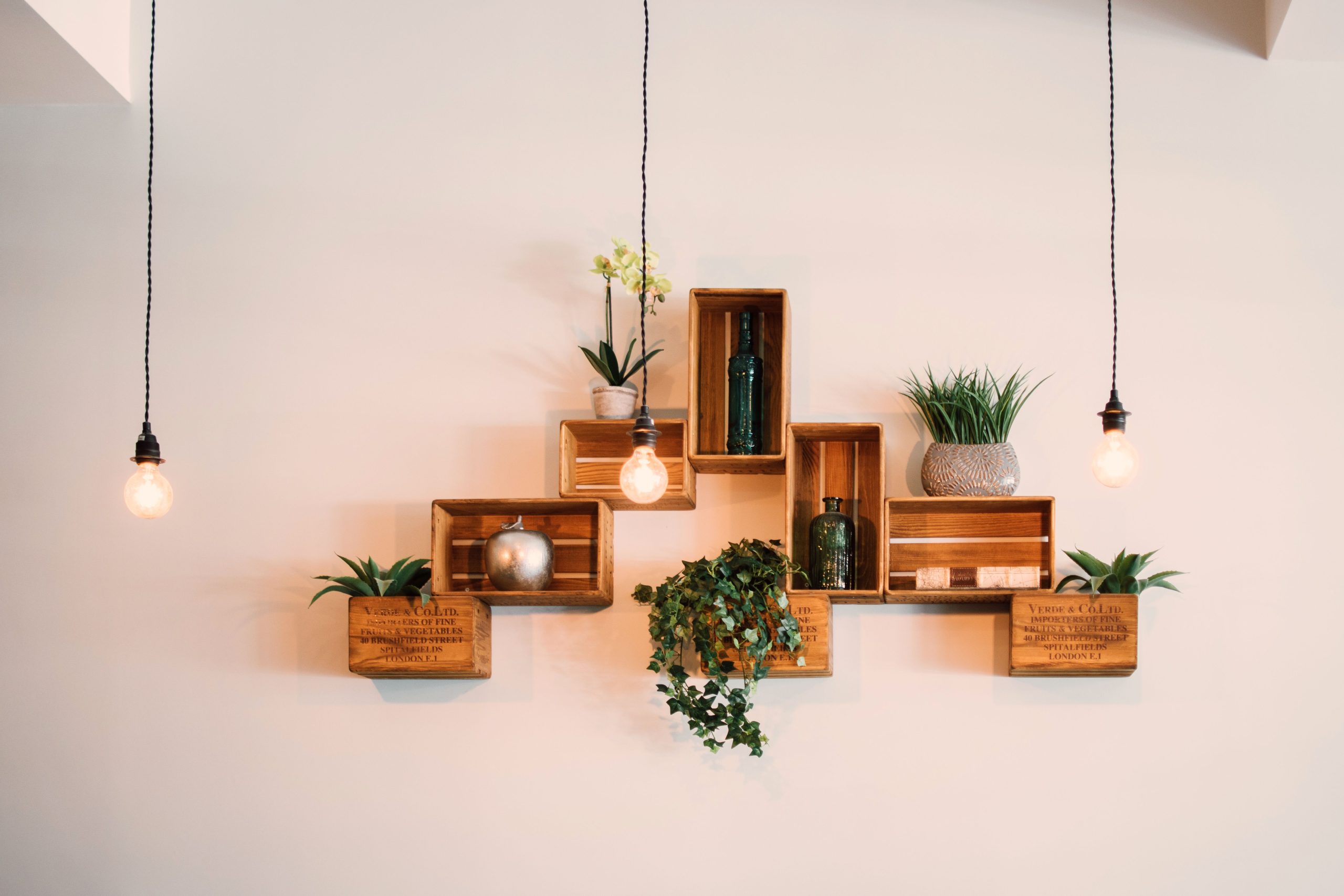 Home interior with natural materials and carefully arranged decorative objects